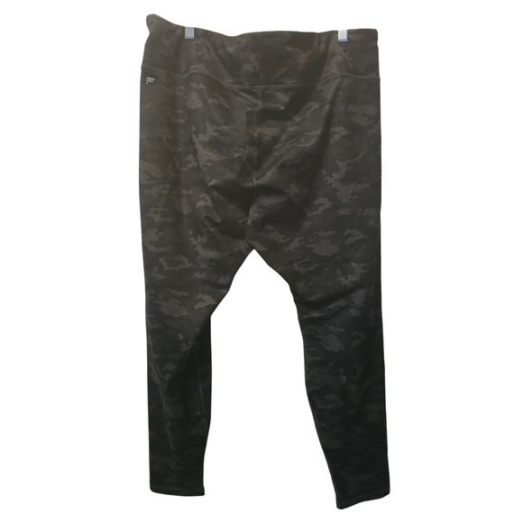 Fabletics Mid Rise Power Hold Black Camoflauge Athletic Hiking Leggings 3x NWT - Picture 2 of 6
